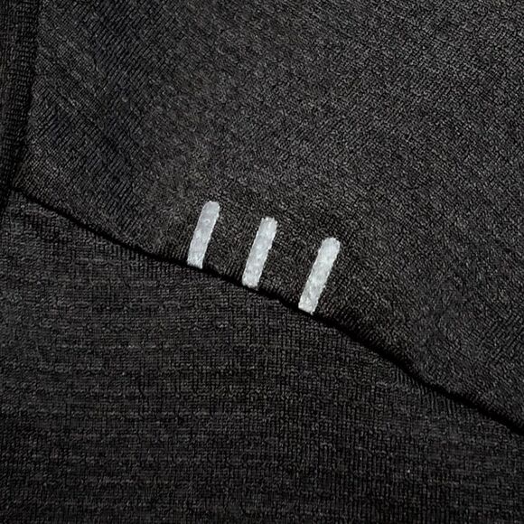 Lululemon Performance Shirt Men’s Size LARGE Black Gym Workout Stretch Gorpcore - Picture 2 of 6